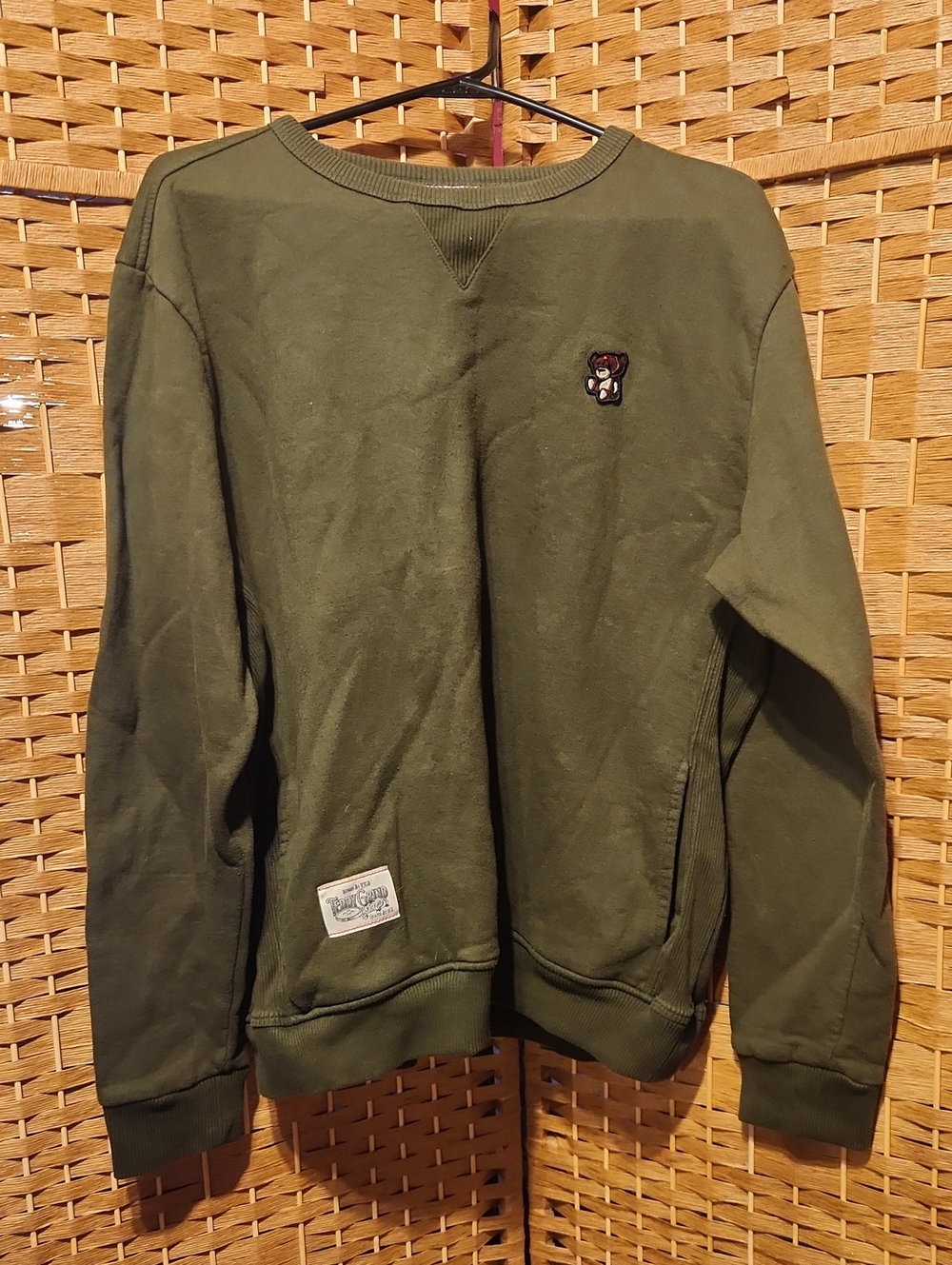 RTGB, Men's Fall, Winter, Olive Green Crewneck Casual Sweater with Bear Patch